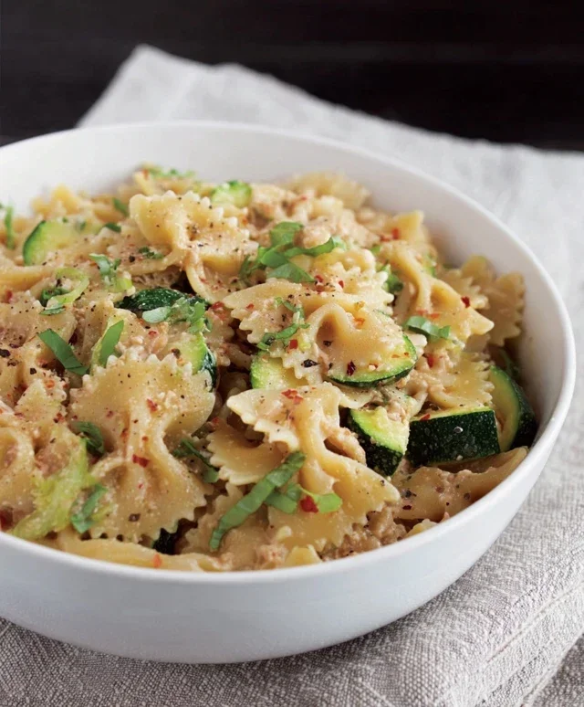 Farfalle integrali tonno e zucchine