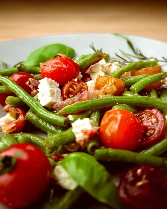Grüne Bohnen Salat mit Tomaten und Feta